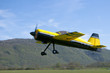 Modèle réduit d'avion au décollage Modèle réduit d'avion au décollage