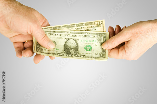 Foto: Handing money over Handing money over