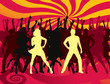 jovenes bailando en una discoteque
