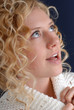 Hübsche blonde Frau