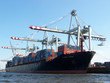 Hamburg - Schiff am Containerterminal