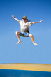 Photo: Enfant qui saute Enfant qui saute