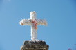 Croix  de papier de sur pierre, Brésil.