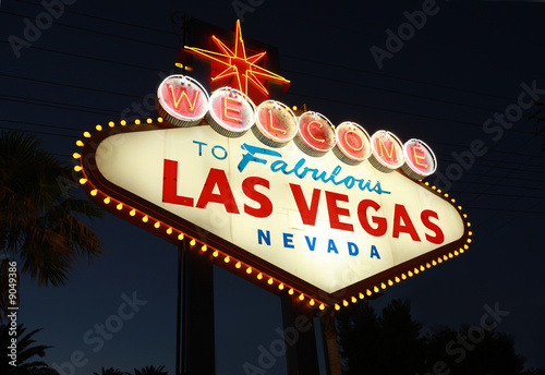 Foto: Welcome To Las Vegas neon sign at night Welcome To Las Vegas neon sign at night