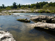 Rochers sur la rivière sauvage