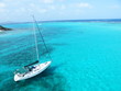 Voilier en mer des Caraïbes Voilier en mer des Caraïbes