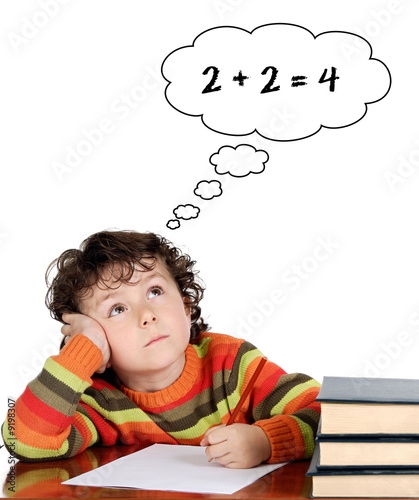 Foto: Student primary learning to add a over white background Student primary learning to add a over white background