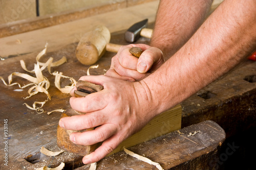Portrait – Handwerker in seiner Werkstatt