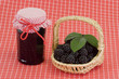 Brombeermarmelade mit frischen Brombeeren