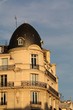 Angle d'un ancien immeuble parisien