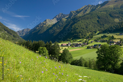 Photo: Dorf in den Alpen Dorf in den Alpen