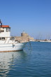 Bateau dans le port de Rhodes Bateau dans le port de Rhodes