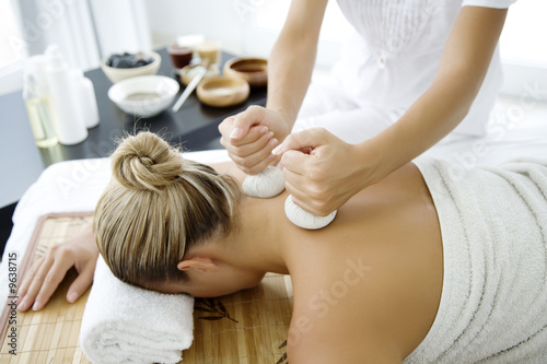 thai herbal massage