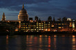Cathédrale Saint Paul et Tamise de nuit