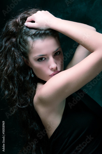 Photo: beautiful woman portrait, studio shot beautiful woman portrait, studio shot