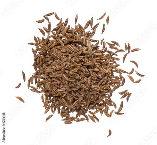 Foto: Seeds of dried caraway closeup isolated on white Seeds of dried caraway closeup isolated on white