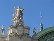 Statue sur le toit du Grand Palais, Paris.