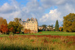 panorama sur un château en automne