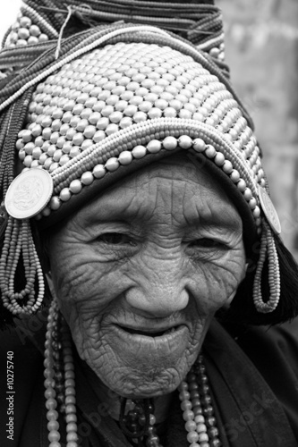 Foto: portrait de grand mère thailandaise akkha portrait de grand mère thailandaise akkha