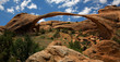 Der Landscape Arch im Arches National Park in Utah Der Landscape Arch im Arches National Park in Utah