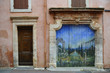 porte peinte à roussillon