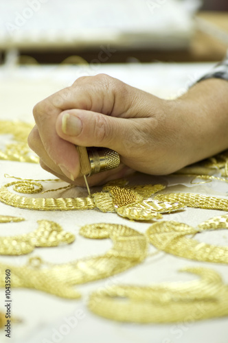 Photo: Bordado en oro Bordado en oro