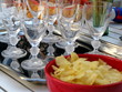 Verres et chips, c'est l'heure de l'apéritif.