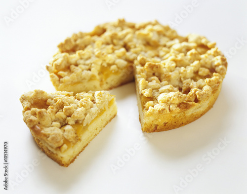 Photo: Apricot-streusel cake, close-up Apricot-streusel cake, close-up