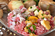 Hackfleisch mit Zutaten
