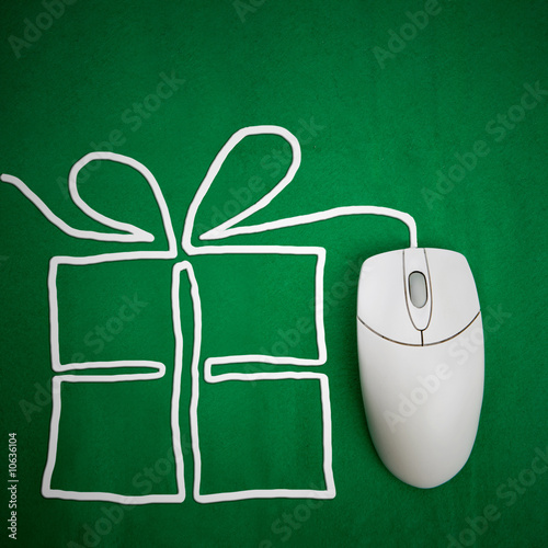 Photo: Present Shopping Online Present Shopping Online