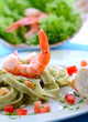 garnele auf nudelnest it salatdeko