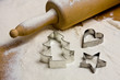 Plätzchen für Weihnachten werden gebacken