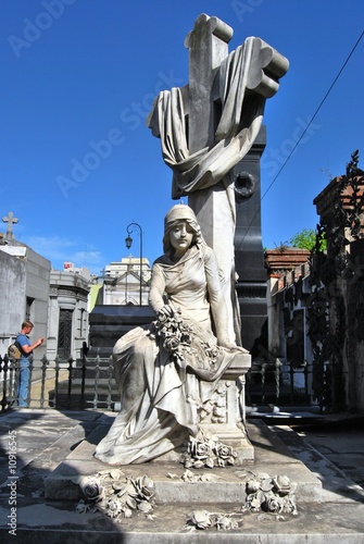 Photo: Statua allo storico Cimitero della Recoleta, Argentina Statua allo storico Cimitero della Recoleta, Argentina