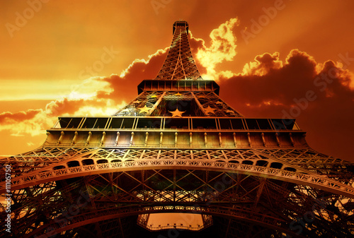 Picture Eiffel Tower Sunset on Eiffel Tower On Sunset    Freesurf  11105750   Zobacz Portfolio