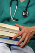 Doctor con libros