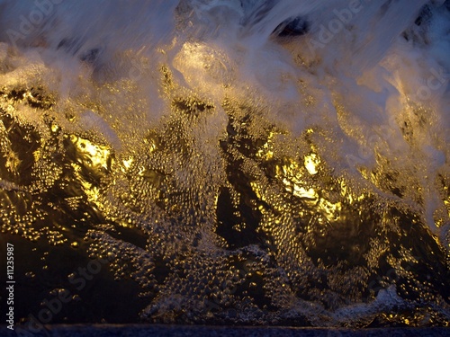 Photo: water fountain as gold water fountain as gold