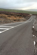 Route traversant une coulée de lave Route traversant une coulée de lave