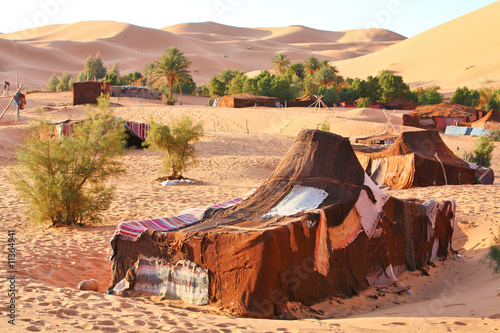 Foto: The nomad (Berber) tent in the Sahara, Morocco The nomad (Berber) tent in the Sahara, Morocco