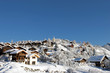 Village de montagne enneigé Village de montagne enneigé