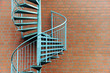 Foto: Wendeltreppe vor Ziegelmauer Wendeltreppe vor Ziegelmauer
