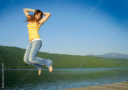 Foto: jumping girl 2 jumping girl 2