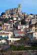 Tout en hauteur le village d'Eus Tout en hauteur le village d'Eus