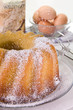 guglhupf mit puderzucker bestreuen #2