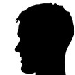 profil de jeune homme souriant