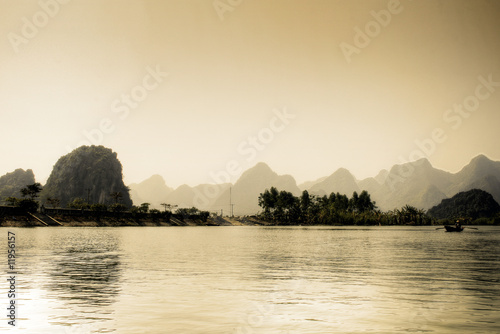 Photo: Vietnam - Suoi Yen Fluss Vietnam - Suoi Yen Fluss