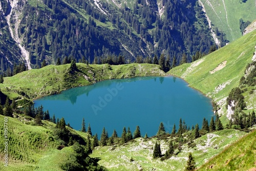 Foto: lake in alps lake in alps