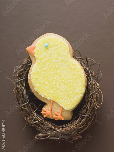Photo : easter biscuit (yellow chick) in easter nest easter biscuit (yellow chick) in easter nest