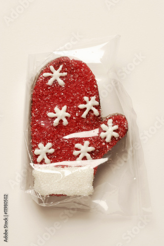 Photo: chocolate praline glove with red granulated sugar chocolate praline glove with red granulated sugar