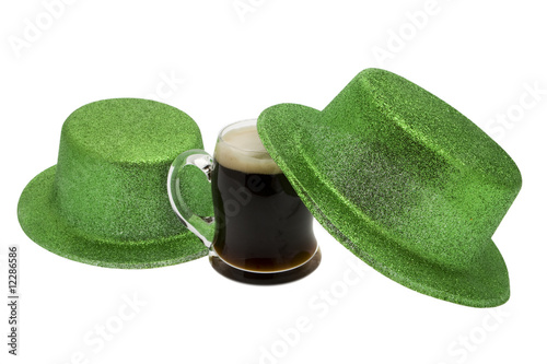 Photo: grüner Hut mit Schwarzbier, Saint Patricks day grüner Hut mit Schwarzbier, Saint Patricks day