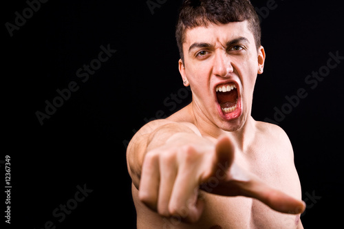 Foto: Loud scream of angry furious violent man Loud scream of angry furious violent man